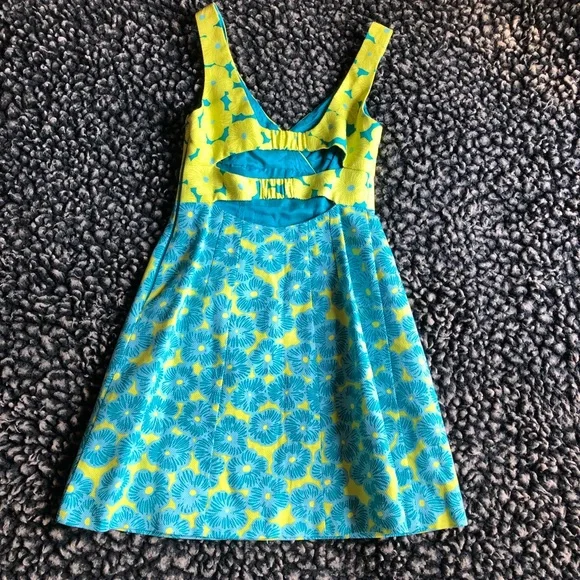 Nanette Lepore “Girls only” dress floral size 2 - Picture 5 of 7